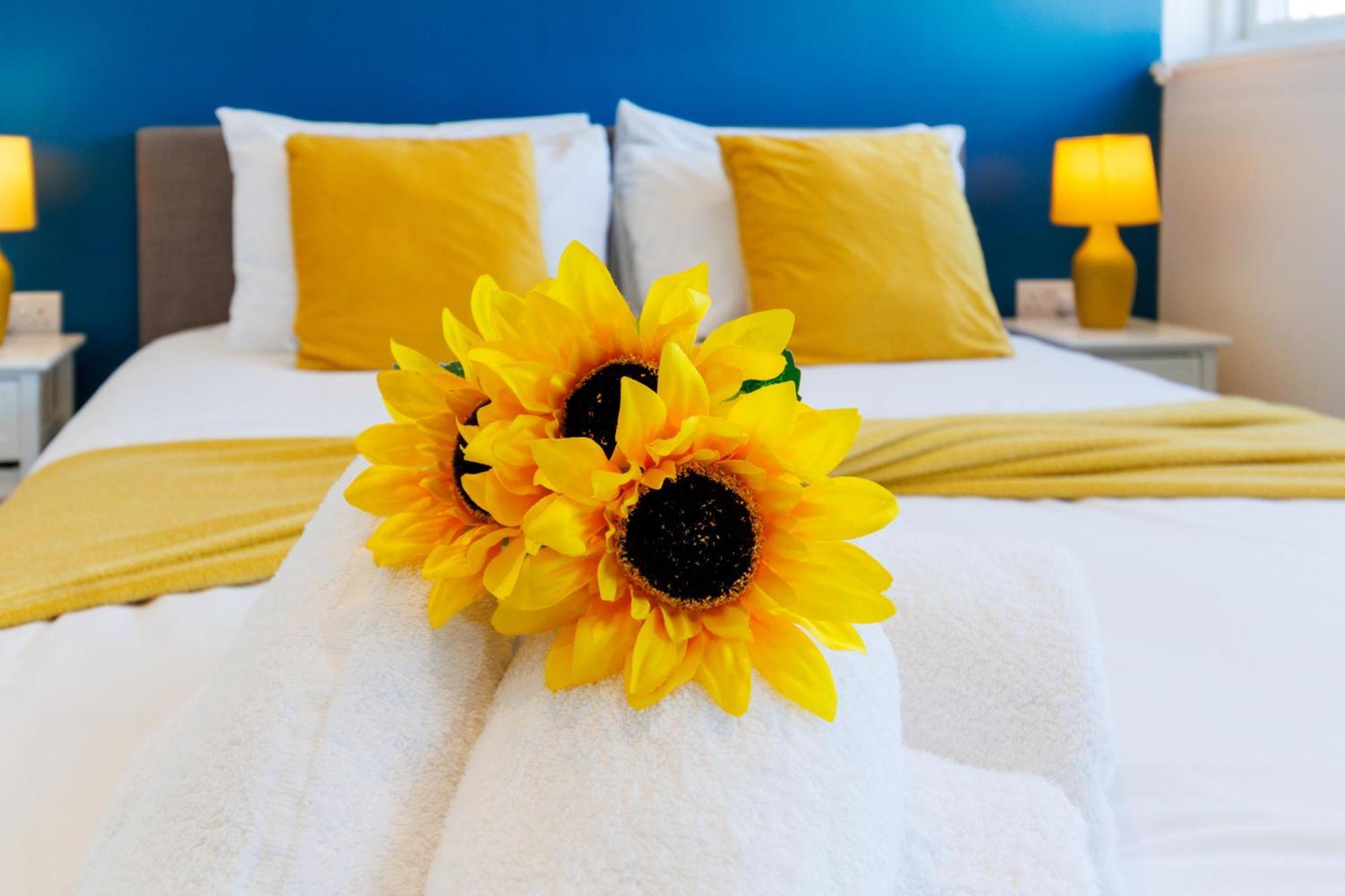 City Centre, Sleeps 7, Stunning Views & Parking, Interconnected Rooms Long Stay Work Contractor Leisure, Diamond Penthouse Cambridge Zewnętrze zdjęcie
